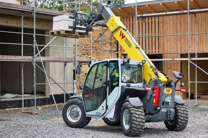 Wacker Neuson telehandler TH625 in application, efficiency