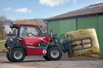Weidemann attachment Round bale fork for wrapped bales, in action agriculture, Telehandler T4512