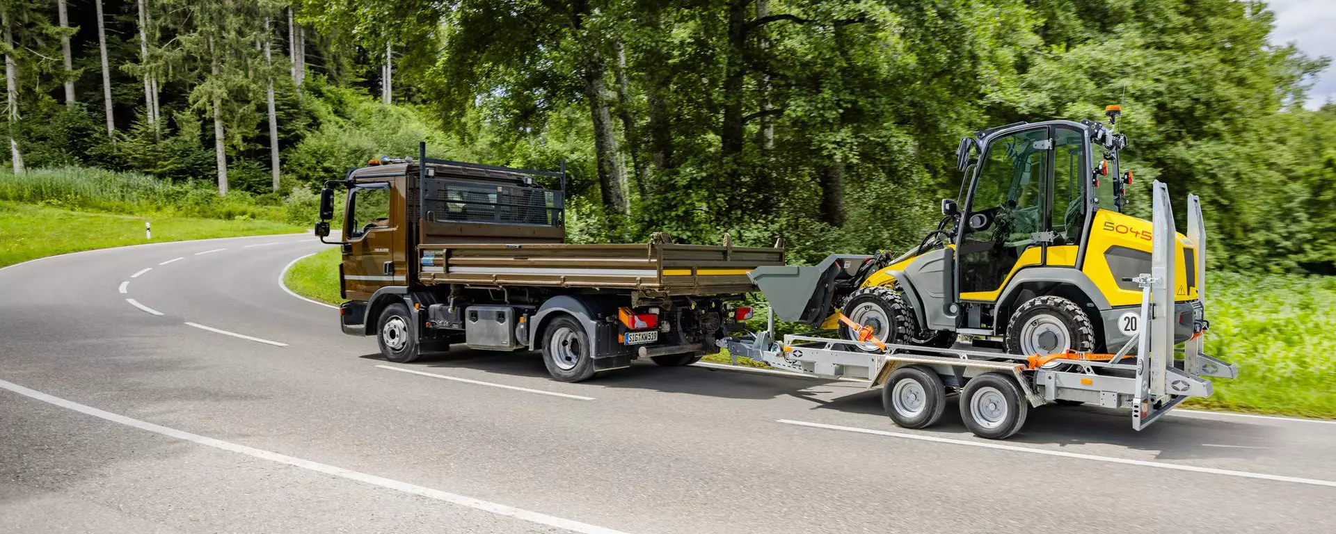 	
Transport des Kramer Radladers 5045 per Anhänger.