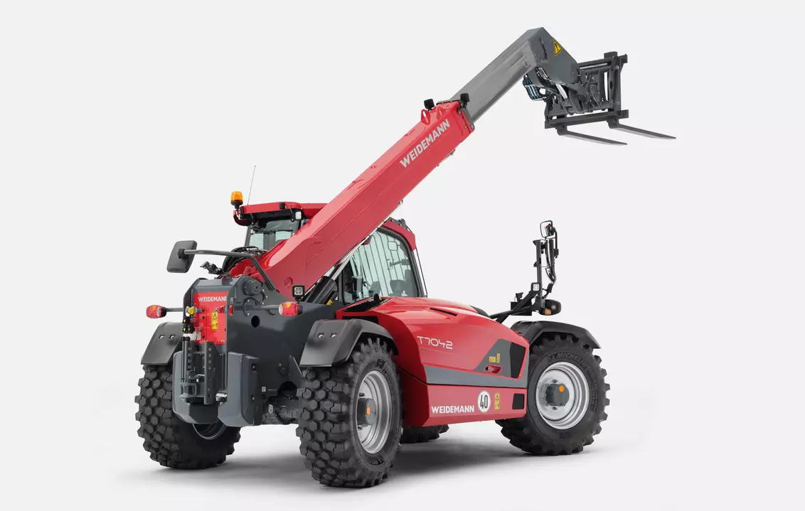 Weidemann telehandler T7042 cabin with pallet fork, studio