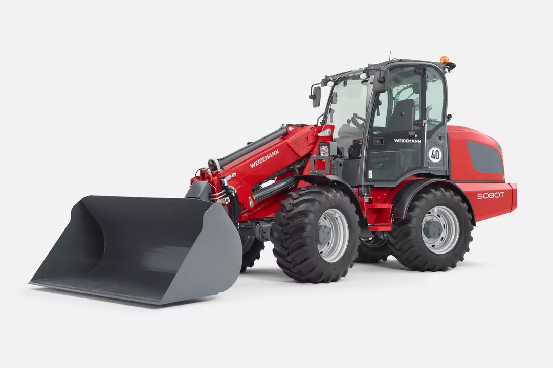 Weidemann telescopic wheel loader 5080T cabin with light material bucket, studio