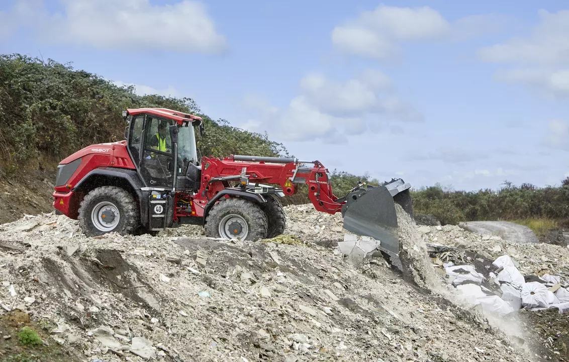 Weidemann telescopic wheel loader 9580T cabin with cargo bucket, application
