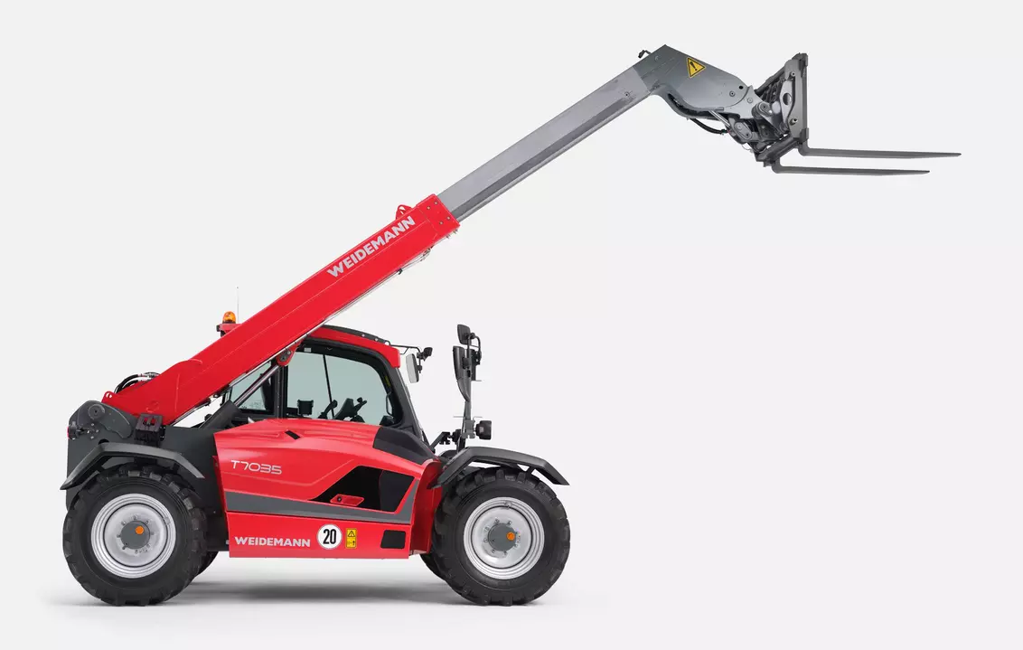 Weidemann telehandler T7035 cabin with pallet fork, studio