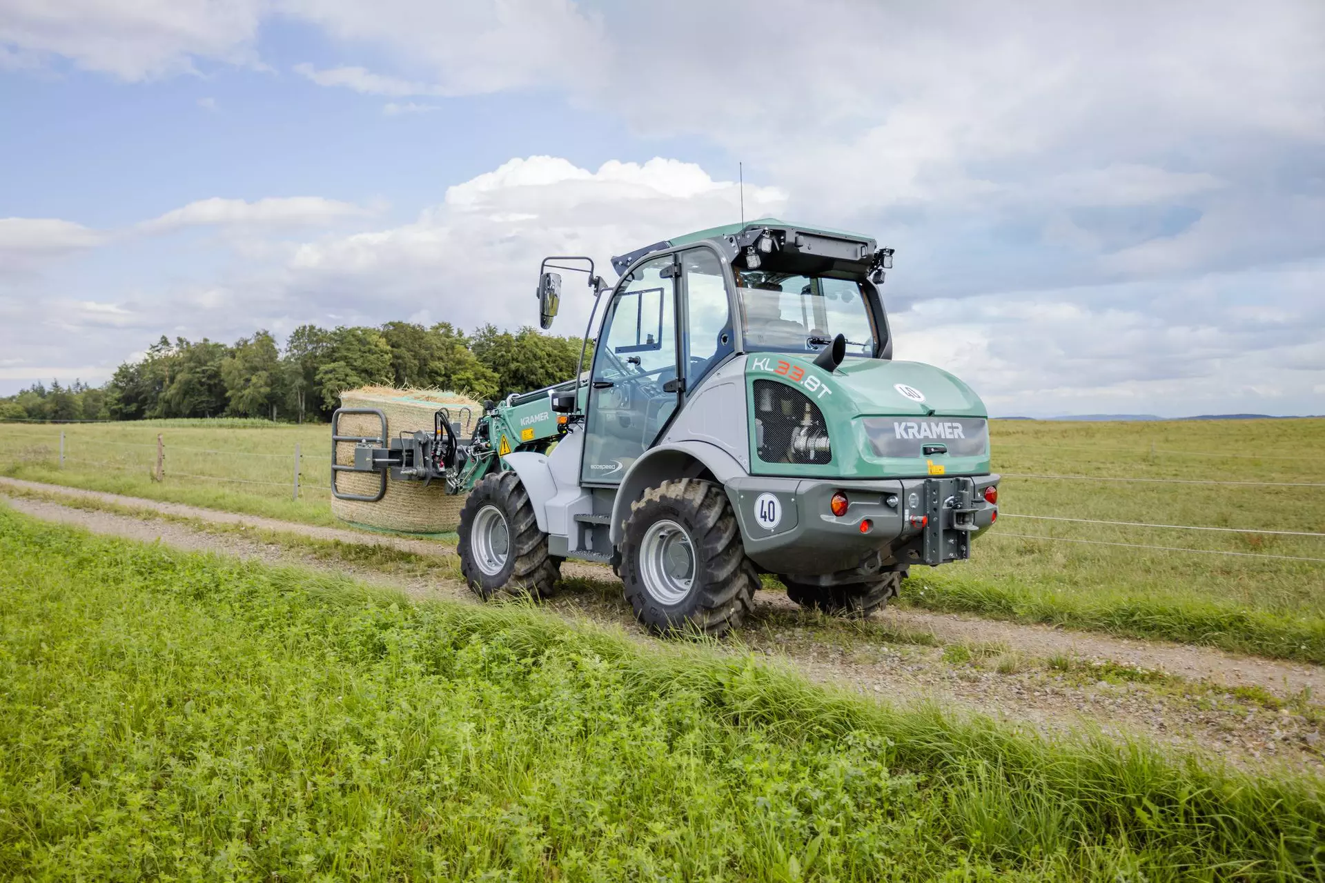 The Kramer telescopic wheel loader KL33.8T while doing a road trip.
