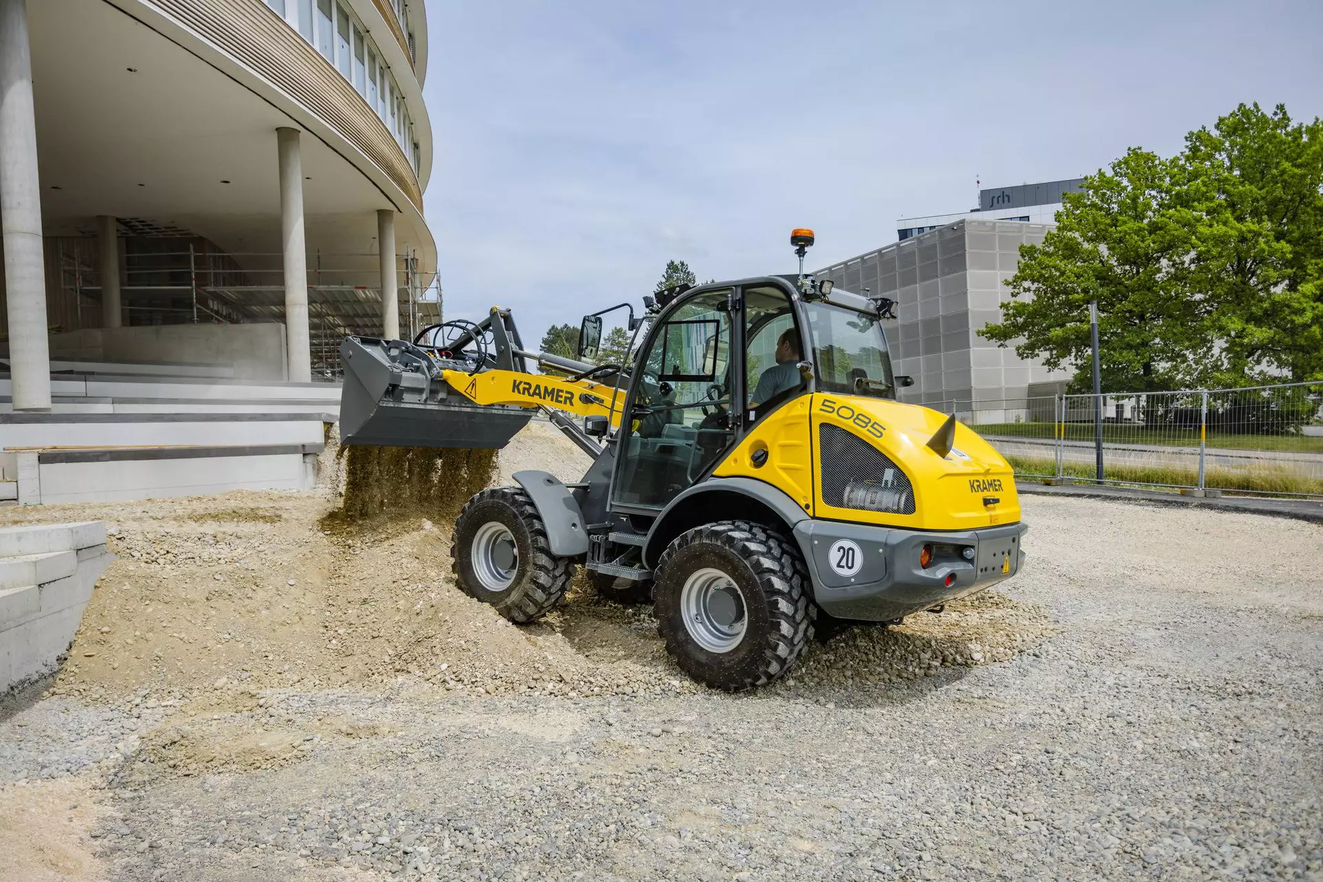 The Kramer wheel loader 5085 while loading bulk material.