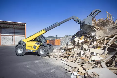 The Kramer telehandler while recycling work. 
