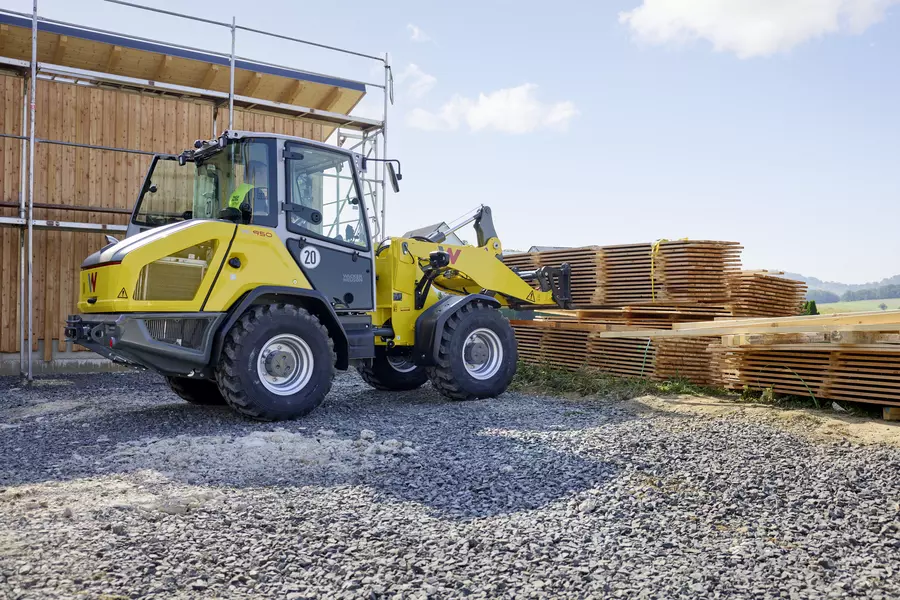 Wacker Neuson wheel loader WL950 in action