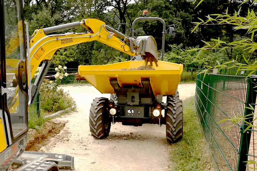 DW30 is loaded with soil from the ET18
