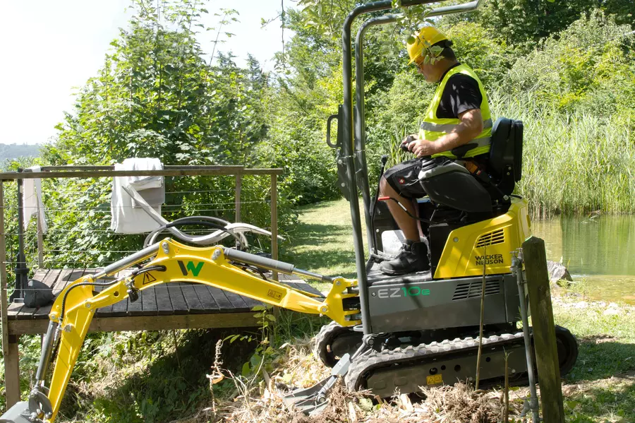 EZ10e Action picture