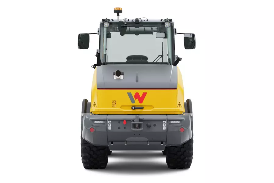 Wacker Neuson wheel WL1150 cabin with earth shovel, studio