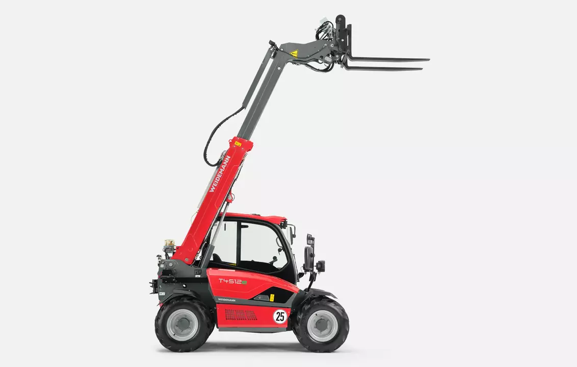 Weidemann telehandler T4512e with pallet fork, studio
