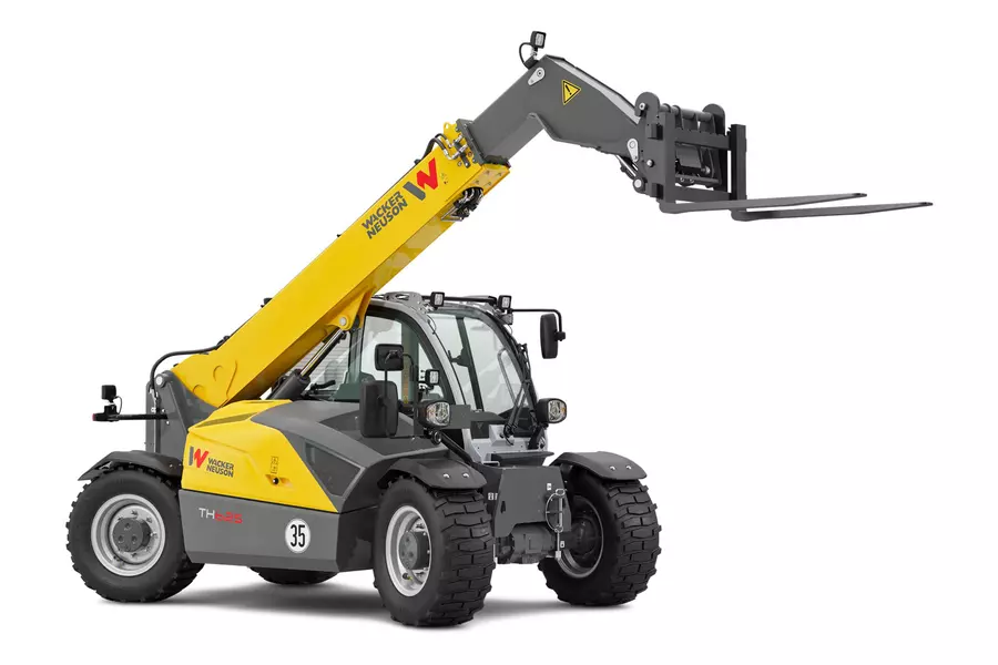 Wacker Neuson Teleskoplader TH625 mit Palettengabel im Studio