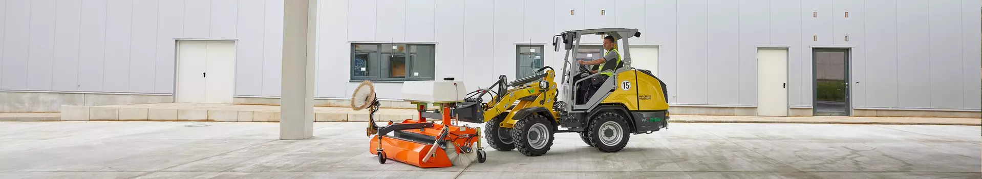 Wacker Neuson electric wheel loader in action
