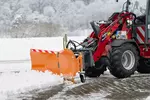 Weidemann attachment V-Snow plow, in action municipality, Hoftrac 1390
