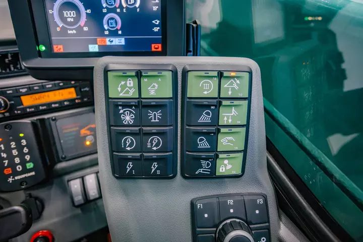 The colour labelled switches of the telehandler KT276 from Kramer.