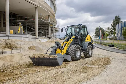 Der Kramer-Radlader 5075 bei Erdarbeiten.