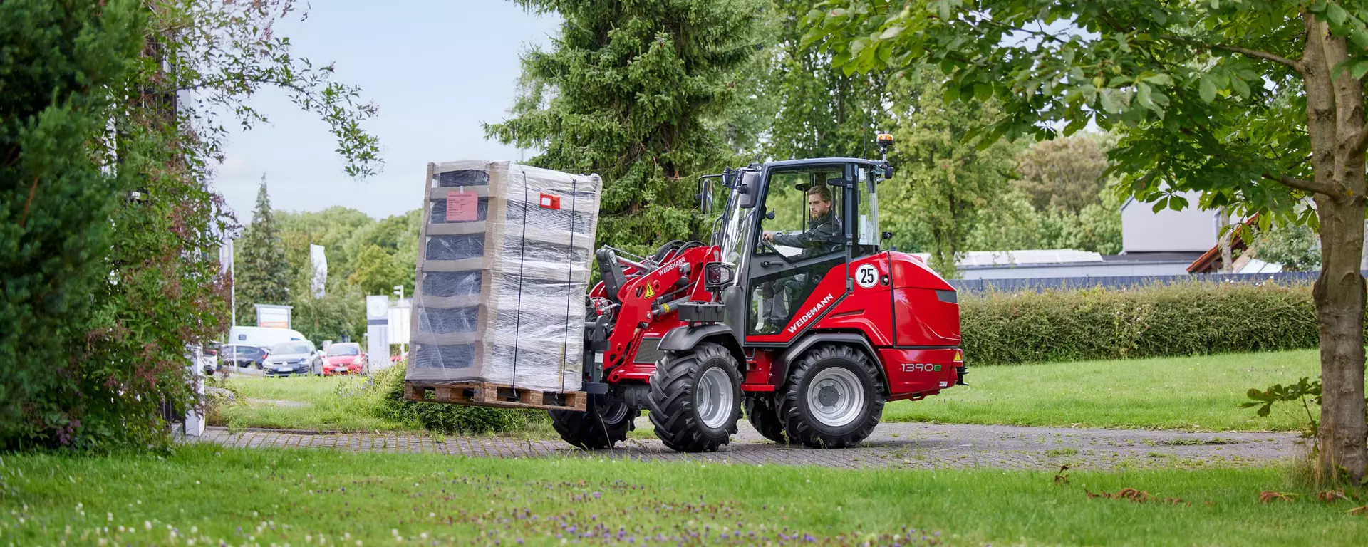 Weidemann Hoftrac 1390e Kabine mit Palettengabel, Einsatz