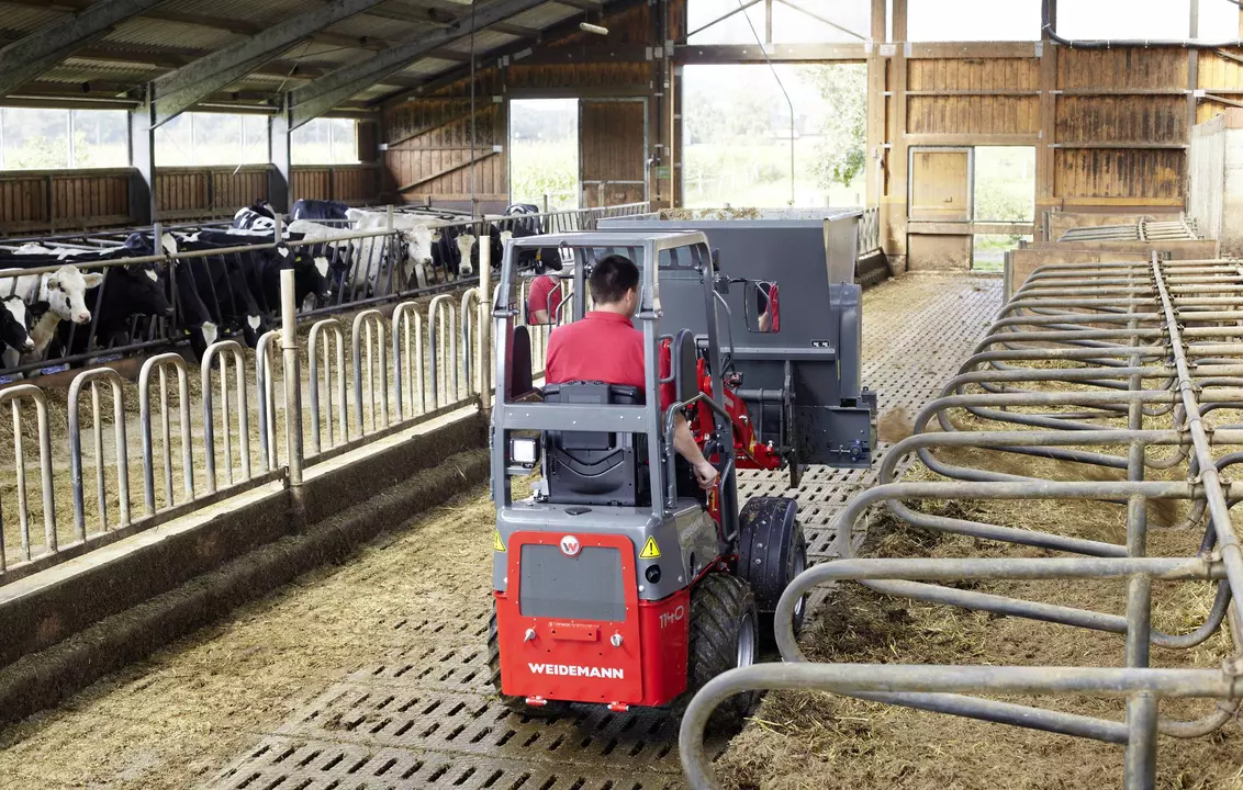 Weidemann Hoftrac 1140BL mit Einstreugerät, Einsatz