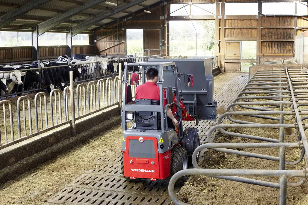 Weidemann Hoftrac 1140BL mit Einstreugerät, Einsatz