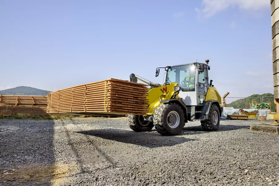 Wacker Neuson wheel loader WL950 in action