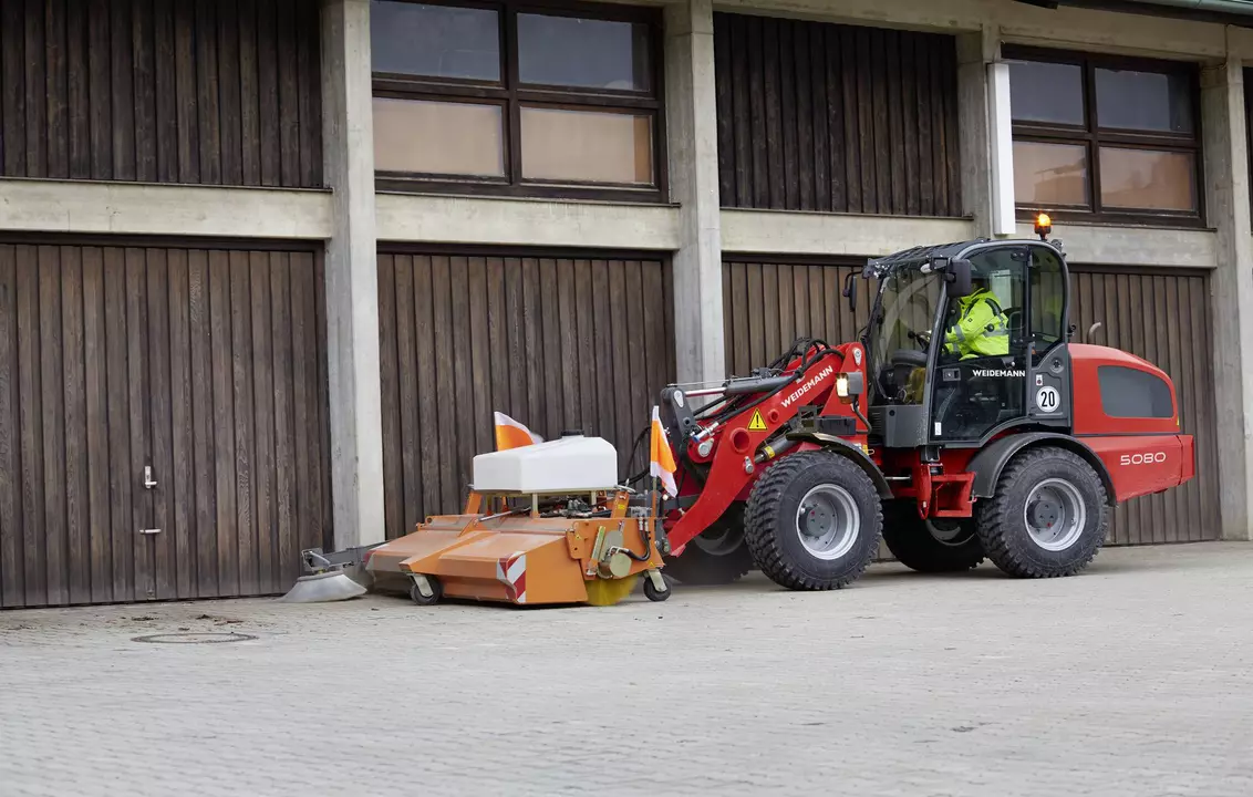Weidemann wheel loader 5080 cabin with sweeper, application