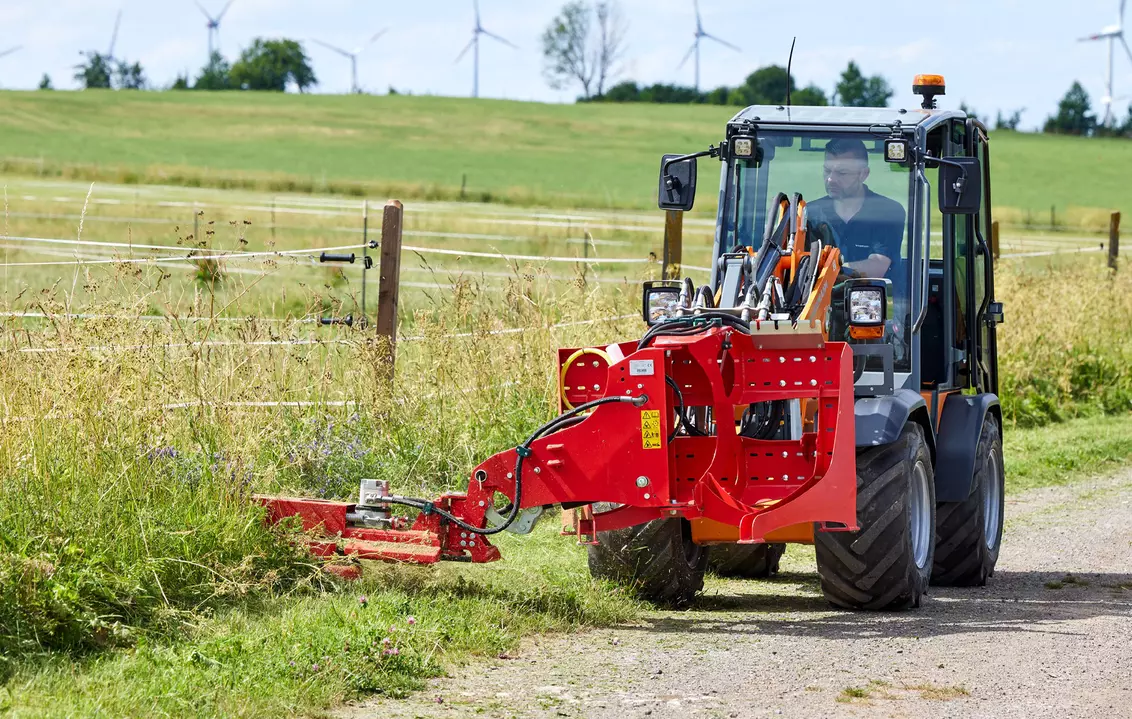 Weidemann Anbaugerät Zaunmäher, Einsatz Landwirtschaft, Hoftrac 1260LP