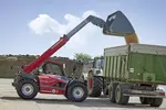 Weidemann telehandler T7042 with cargo bucket, application