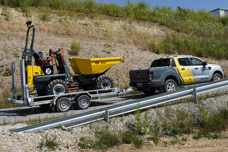 DW20 auf einem Anhänger