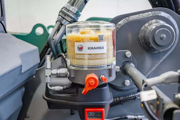 The central lubrication unit of the telehandler KT276 from Kramer.