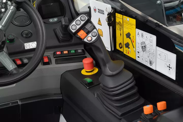 Wacker Neuson Teleskoplader TH412e, Joystick
