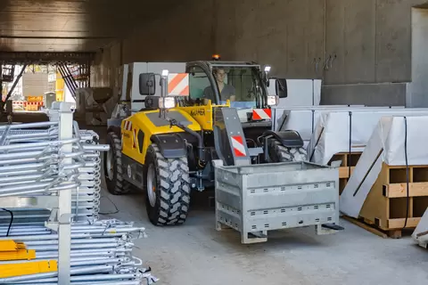 The Kramer Telehandler 3106 with the Pallet Fork.