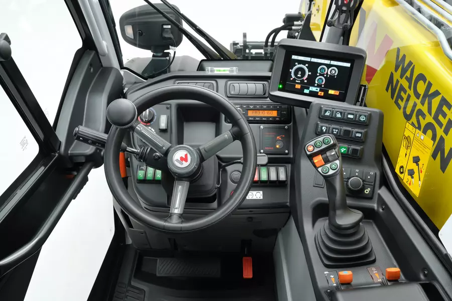 Wacker Neuson Teleskoplader TH625, Blick in die Kabine, Studio