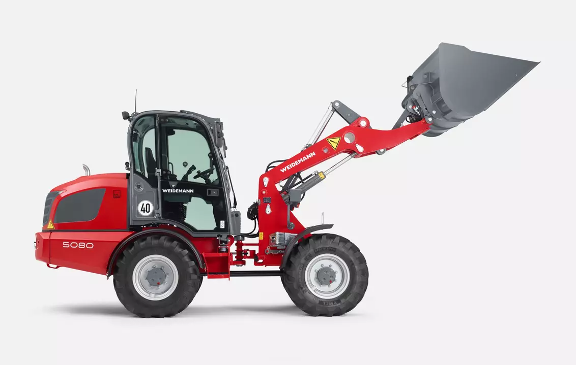 Weidemann wheel loader 5080 cabin with light material bucket, studio