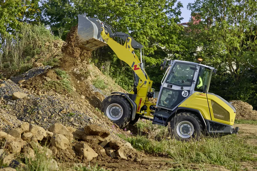 Wacker Neuson wheel loader WL950 in action