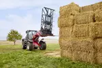 Weidemann telescopic wheel loader 9580T cabin with bale gripper, application