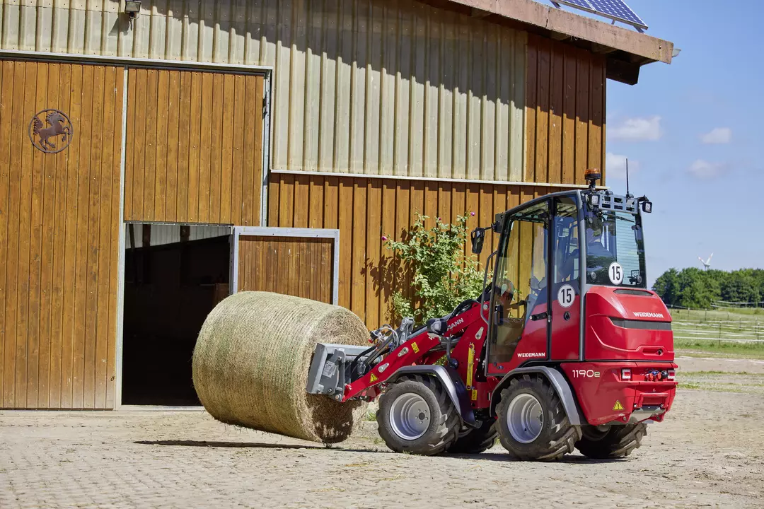 Weidemann Hoftrac 1190e Kabine mit Ballenspieß, Einsatz