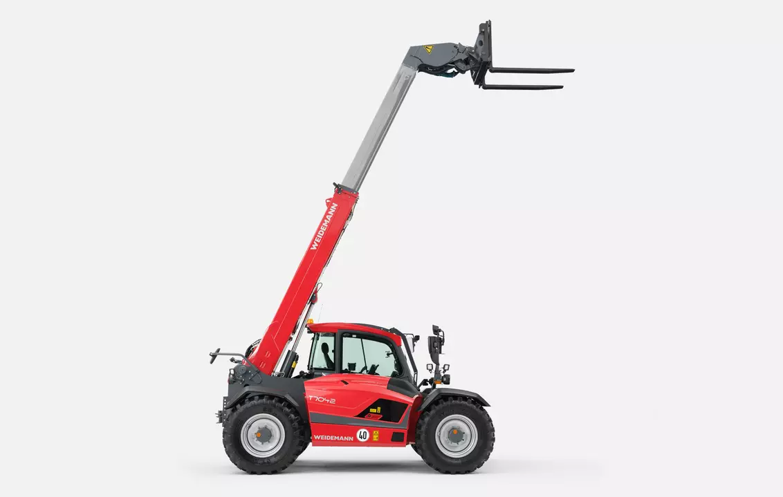 Weidemann telehandler T7042 cabin with pallet fork, studio