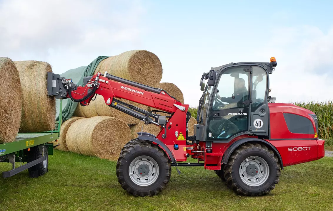 Weidemann attachment Bale spear, in action agriculture, Telescopic wheel loader 5080T