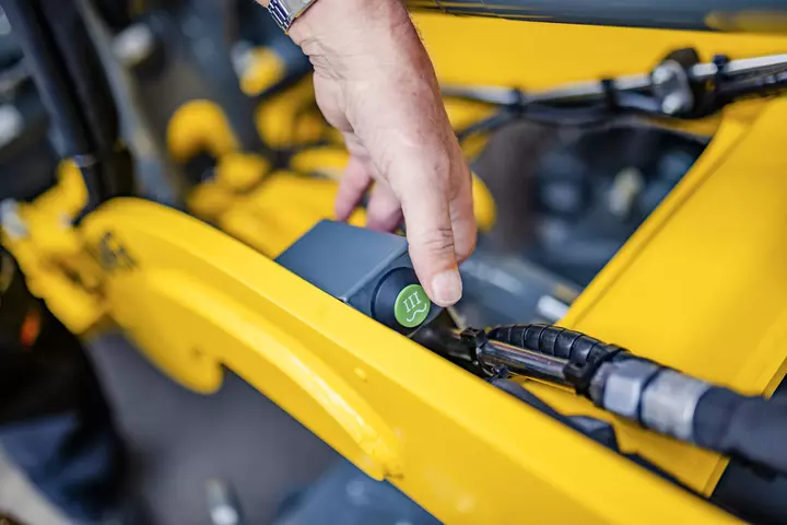 Die Druckentlastung des dritten Steuerkeises des Kramer Radladers 5045.