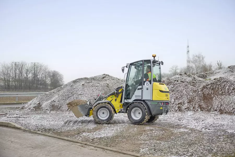 Wacker Neuson wheel loader WL300e in action