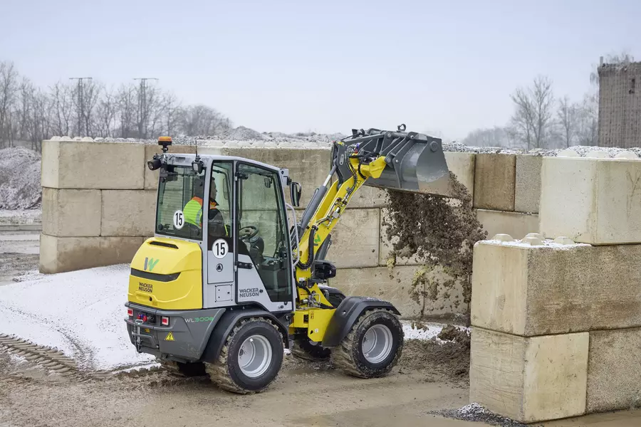 Wacker Neuson wheel loader WL300e in action