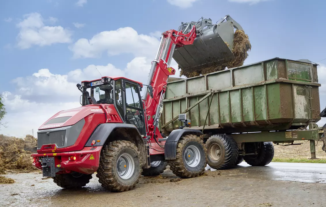 Weidemann telescopic wheel loader 9580T cabin with power grab bucket, application