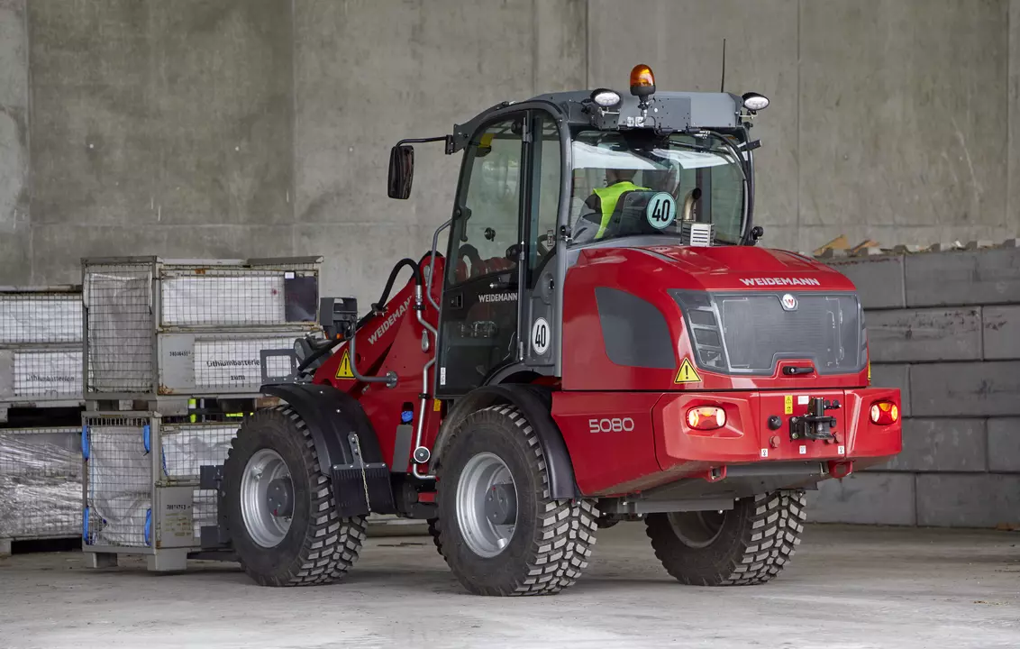 Weidemann wheel loader 5080 cabin with pallet fork, application