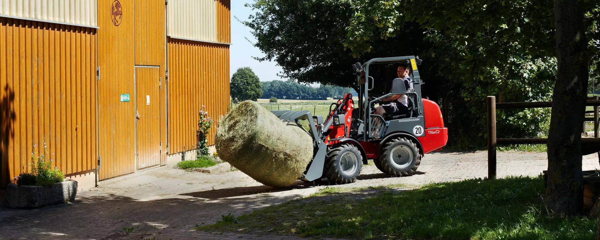 Weidemann Hoftrac/Hoflader 1140 Fahrerschutzdach mit Krokodilgebiss im Einsatz