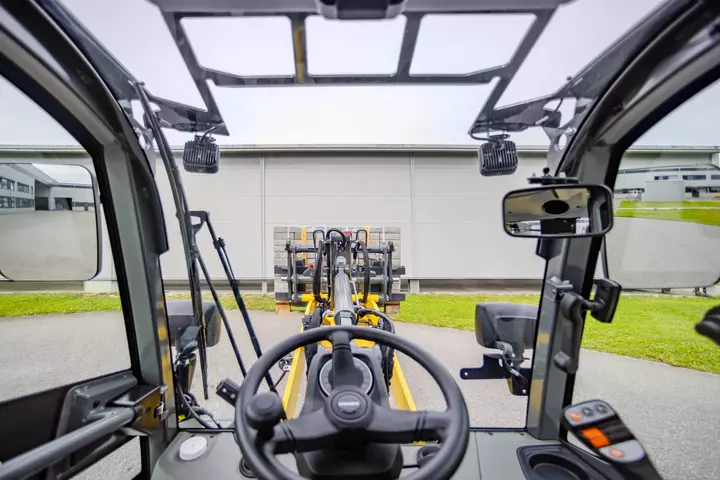 Der Kramer Radlader 5045 verfügt über eine 360° Rundumsicht.