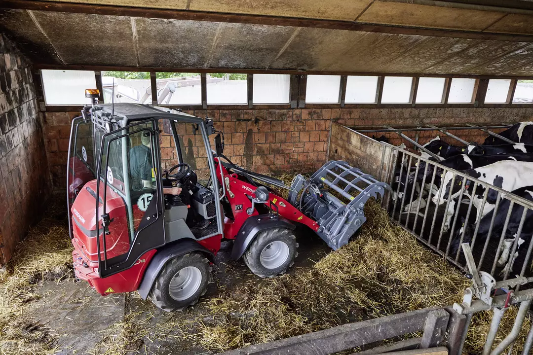 Weidemann Hoftrac 1190e Kabine mit Greifschaufel, Einsatz
