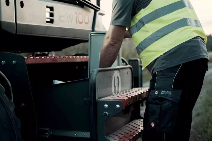 EW100 tool box