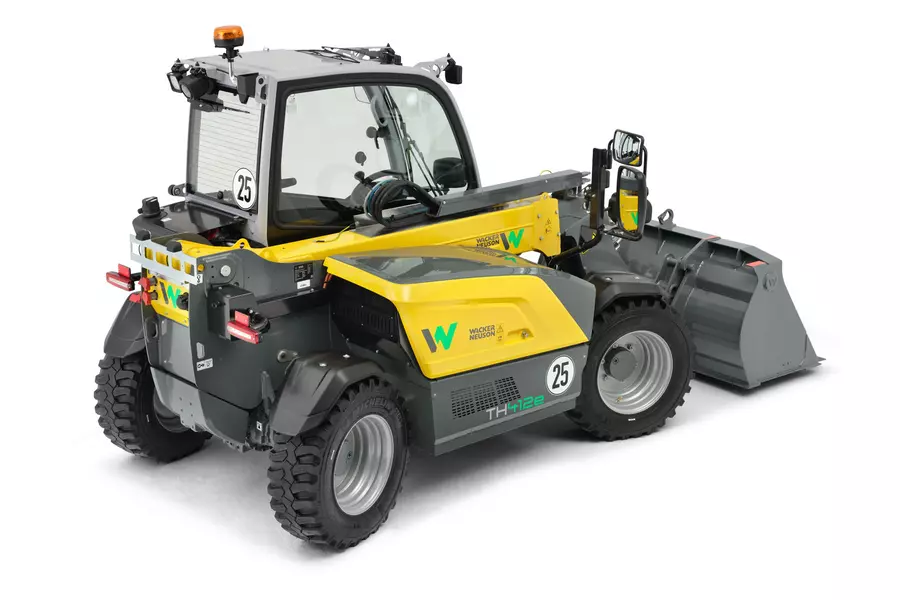 Wacker Neuson telehandler TH412e, studio