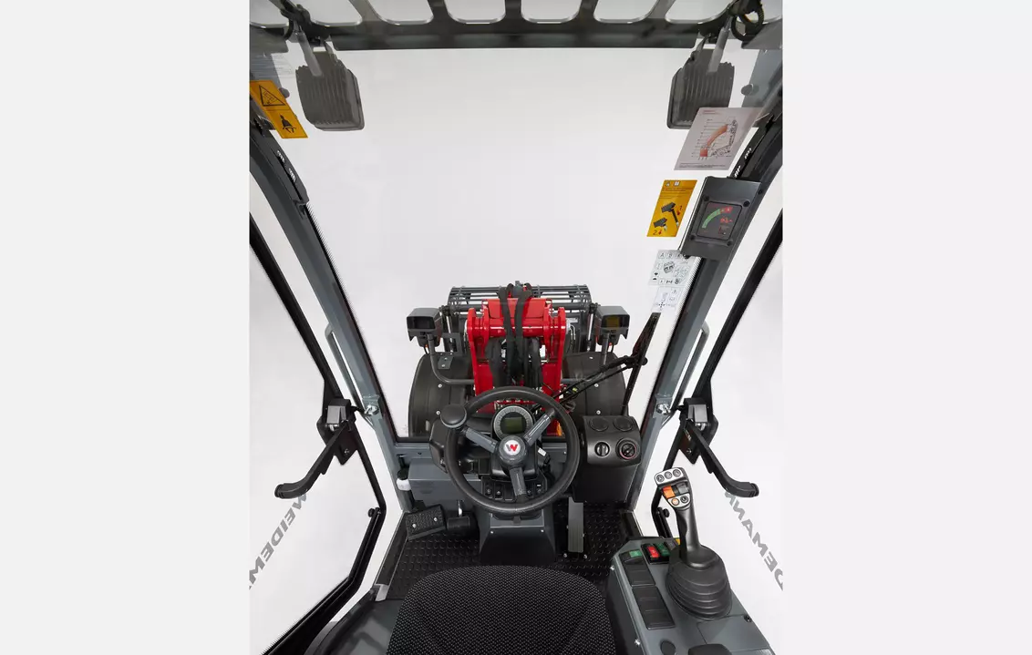 Weidemann telescopic wheel loader 2080LPT cabin clarity, studio