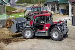 Weidemann telehandler T7042 with power grab bucket, application